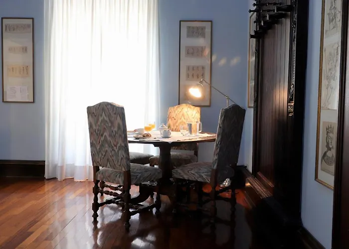 Acomodação com café da manhã  Trevi Grand Blu 4*